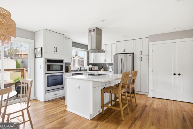 545 Woodale Drive SE, Smyrna, GA 30080