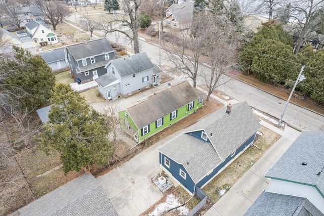 1230 Bay Shore DRIVE, Oshkosh, WI 54901