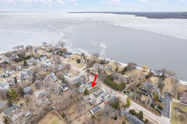 1230 Bay Shore DRIVE, Oshkosh, WI 54901