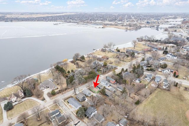 1230 Bay Shore DRIVE, Oshkosh, WI 54901