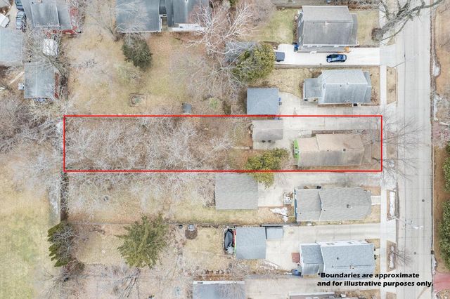 1230 Bay Shore DRIVE, Oshkosh, WI 54901