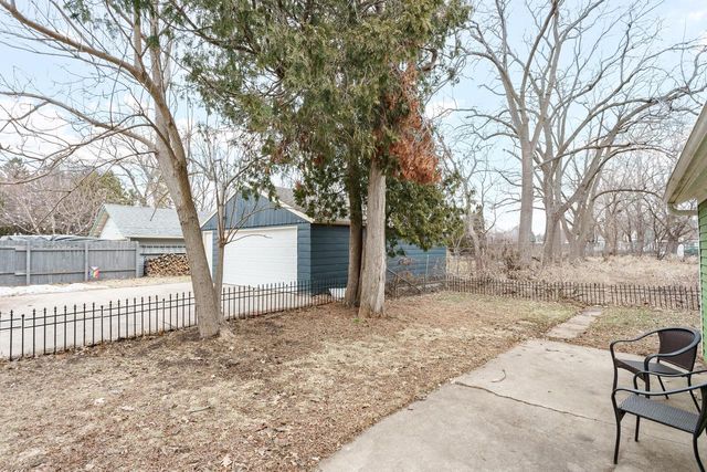 1230 Bay Shore DRIVE, Oshkosh, WI 54901