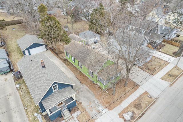 1230 Bay Shore DRIVE, Oshkosh, WI 54901