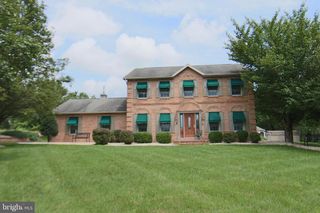 36 OAKSHIRE DR, Hummelstown, PA 17036