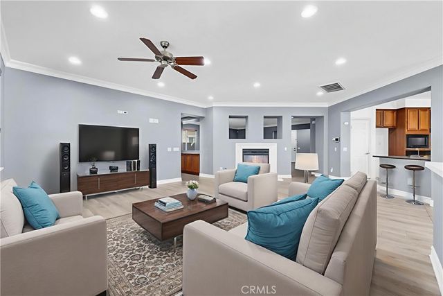 519 Cedarbrook Lane, Corona, CA 92879