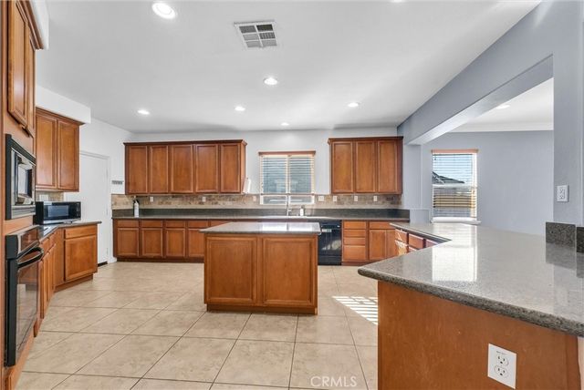 519 Cedarbrook Lane, Corona, CA 92879