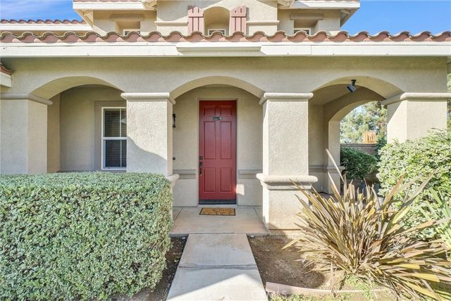 519 Cedarbrook Lane, Corona, CA 92879