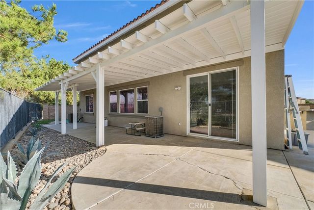 519 Cedarbrook Lane, Corona, CA 92879