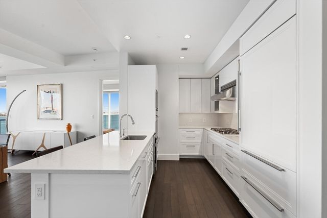 22 Liberty Dr 8F, Boston, MA 02210