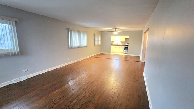 1008 N Milwaukee Avenue 1, Libertyville, IL 60048