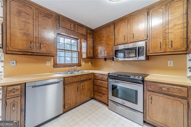 3103 Westbrook Trace, Lawrenceville, GA 30044