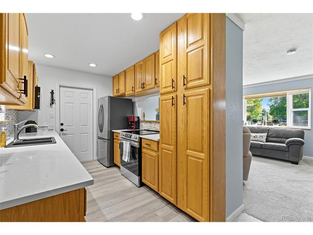 501 Locust Grove Dr, Fort Collins, CO 80521