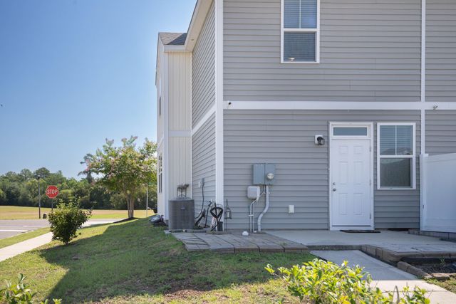 3931 Four Poles Park Drive, North Charleston, SC 29405