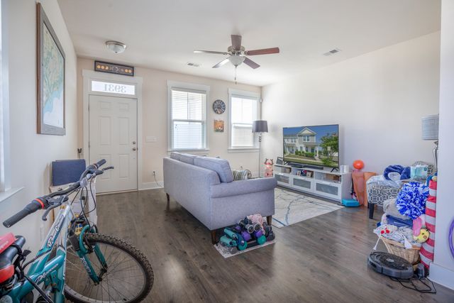 3931 Four Poles Park Drive, North Charleston, SC 29405