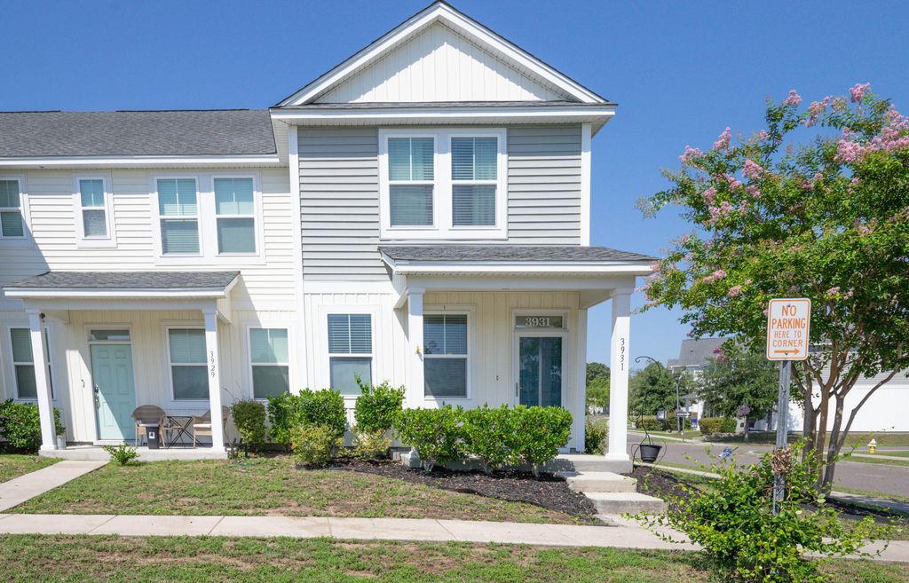 3931 Four Poles Park Drive, North Charleston, SC 29405