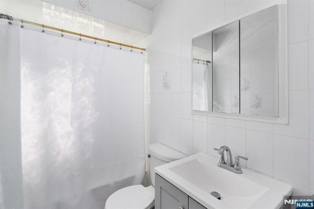 214 Morris Street, Fairview, NJ 07022