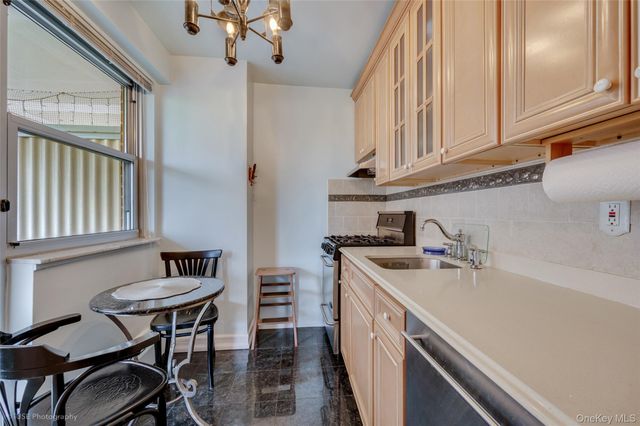 52-30 39th Drive 4K, Woodside, NY 11377