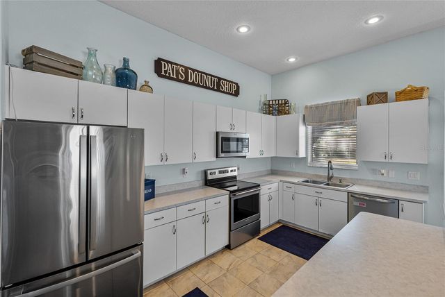 5535 BRADDOCK DRIVE, Zephyrhills, FL 33541