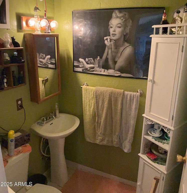 Image 10 of property listing at 16040 S ELIZABETH Place, Arizona City, AZ 85123