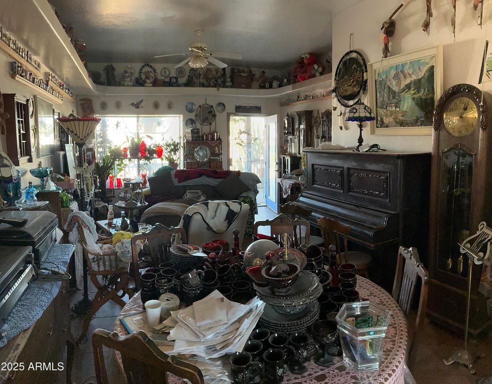 Image 3 of property listing at 16040 S ELIZABETH Place, Arizona City, AZ 85123