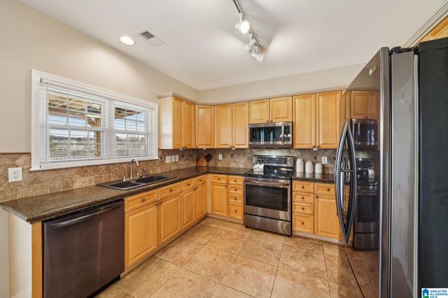 320 STONECREEK CIRCLE, Helena, AL 35080