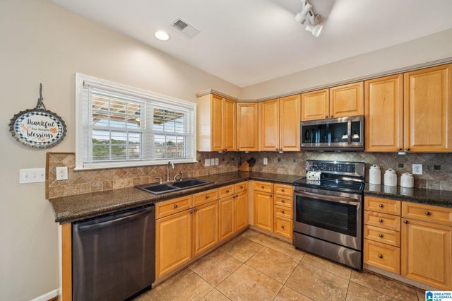 320 STONECREEK CIRCLE, Helena, AL 35080