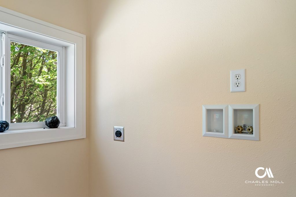 Image 20 of property listing at 20 N Howie Street, Helena, MT 59601
