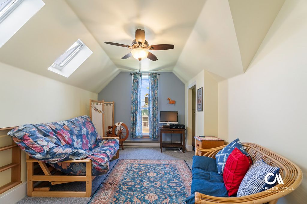 Image 21 of property listing at 20 N Howie Street, Helena, MT 59601