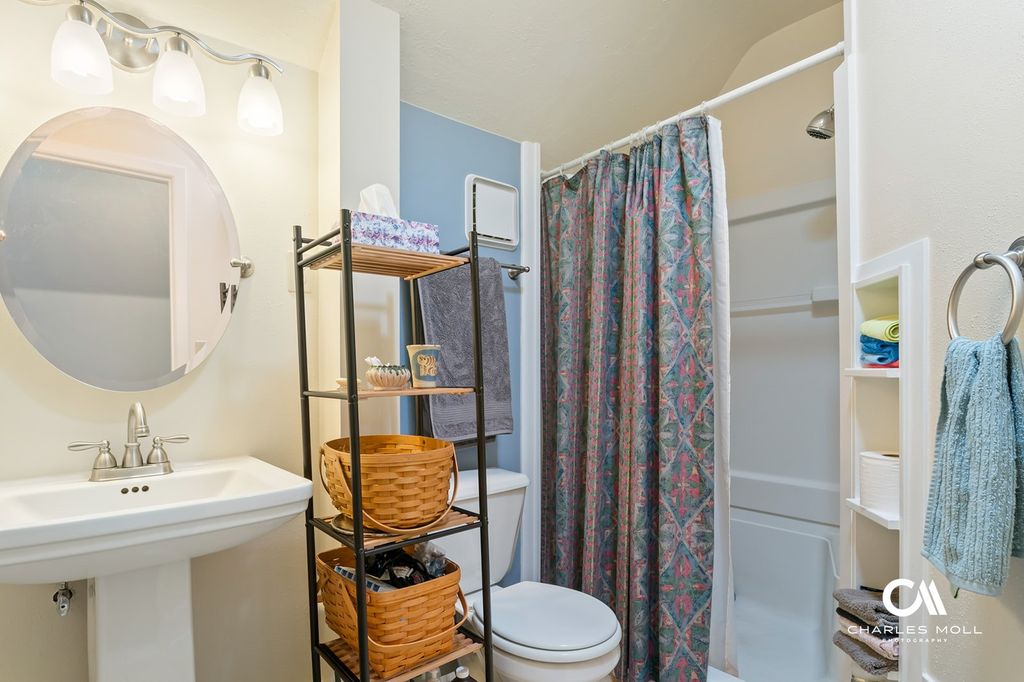 Image 23 of property listing at 20 N Howie Street, Helena, MT 59601