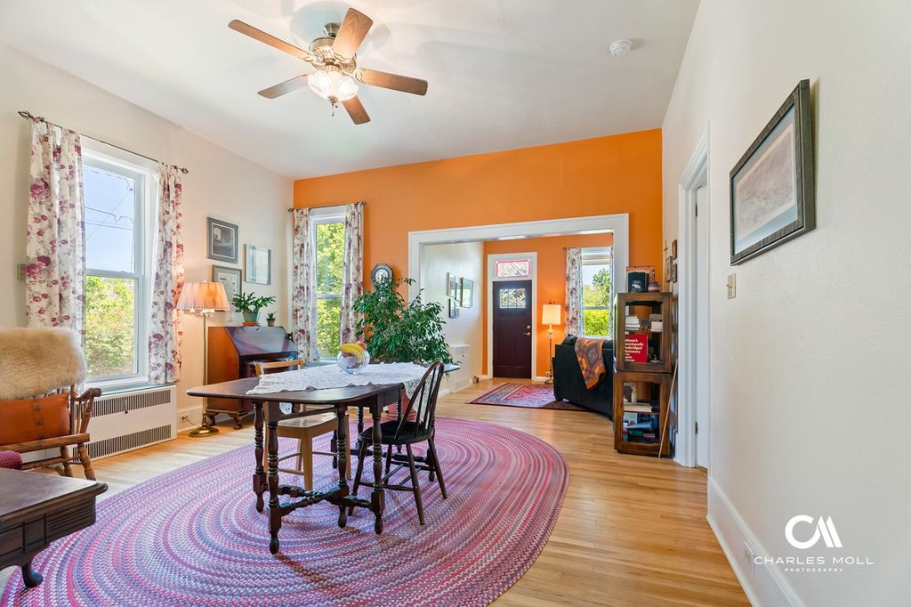 Image 8 of property listing at 20 N Howie Street, Helena, MT 59601