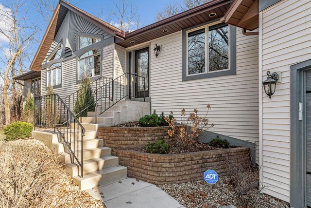 1201 93rd Street E, Inver Grove Heights, MN 55077