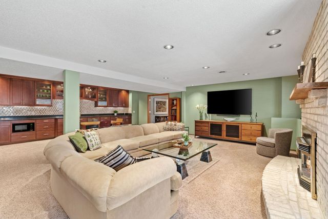 1201 93rd Street E, Inver Grove Heights, MN 55077