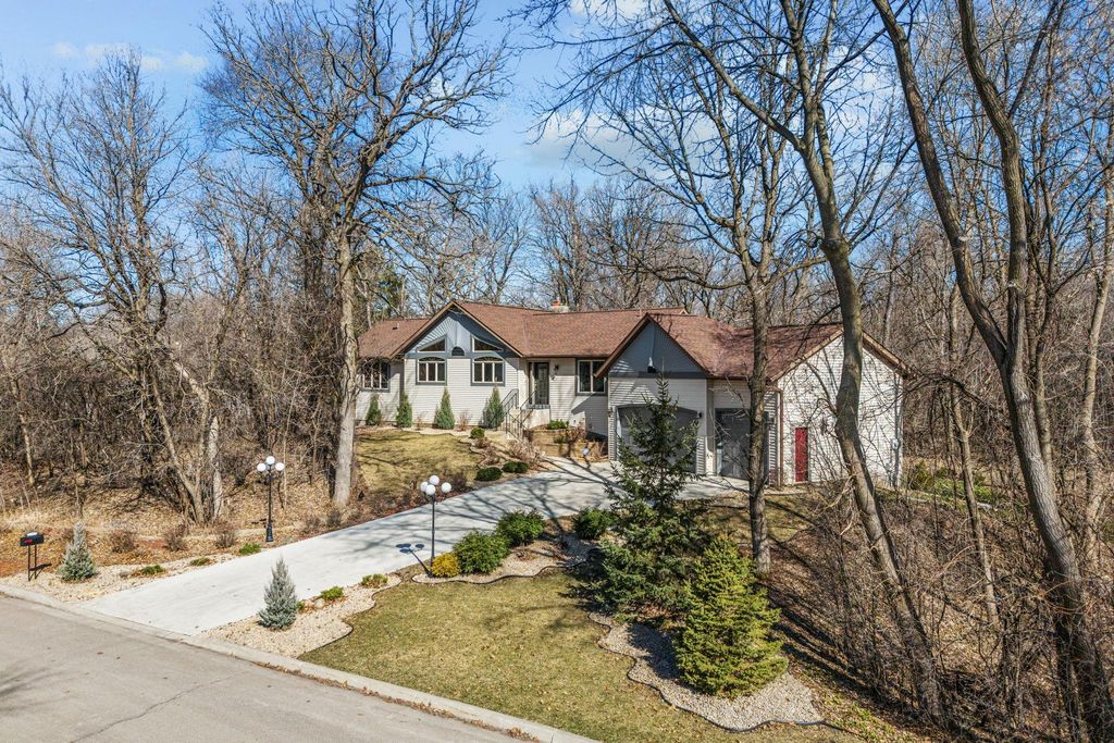 1201 93rd Street E, Inver Grove Heights, MN 55077