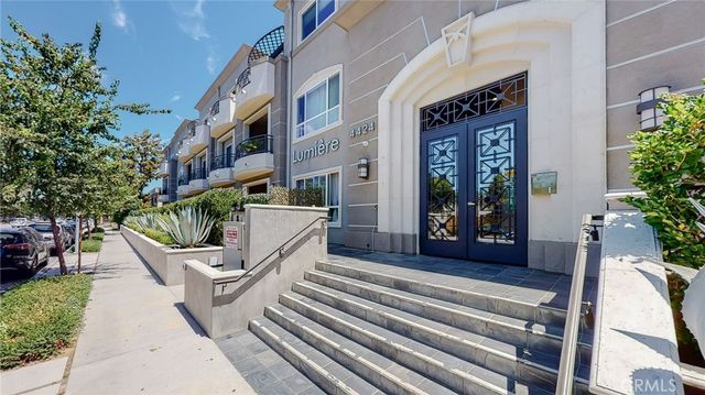 4424 Whitsett Avenue 206, Studio City, CA 91604