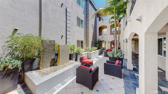 4424 Whitsett Avenue 206, Studio City, CA 91604