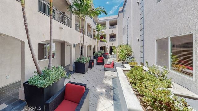 4424 Whitsett Avenue 206, Studio City, CA 91604