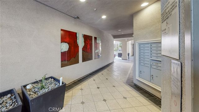 4424 Whitsett Avenue 206, Studio City, CA 91604