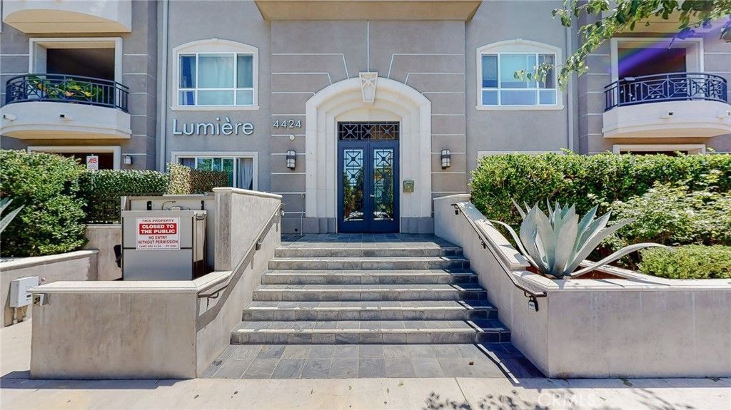 4424 Whitsett Avenue 206, Studio City, CA 91604