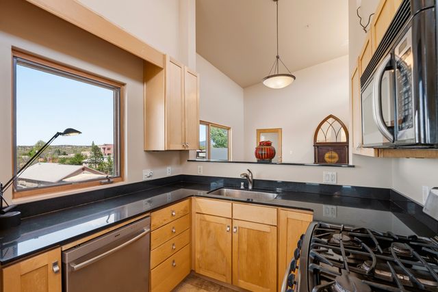 1190 Harrison Road 4, Santa Fe, NM 87507