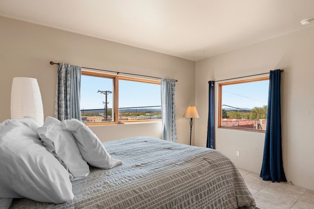 1190 Harrison Road 4, Santa Fe, NM 87507