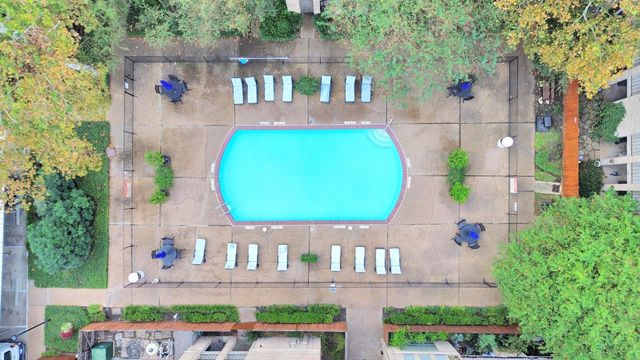 4641 Wild Indigo Street 450, Houston, TX 77027