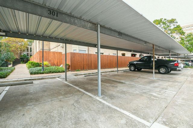 4641 Wild Indigo Street 450, Houston, TX 77027