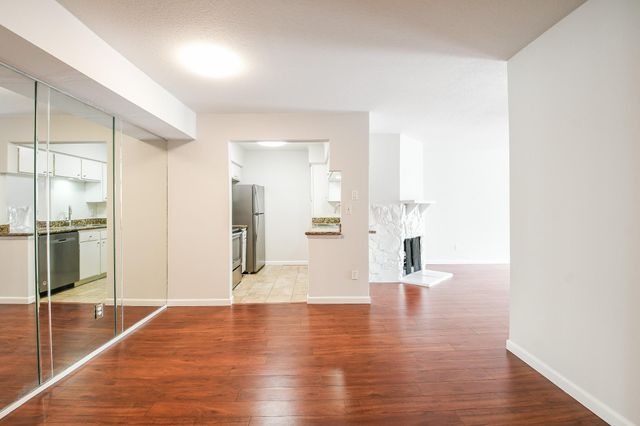 4641 Wild Indigo Street 450, Houston, TX 77027