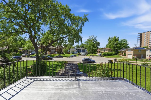 2524 Allison Court, Glenview, IL 60025