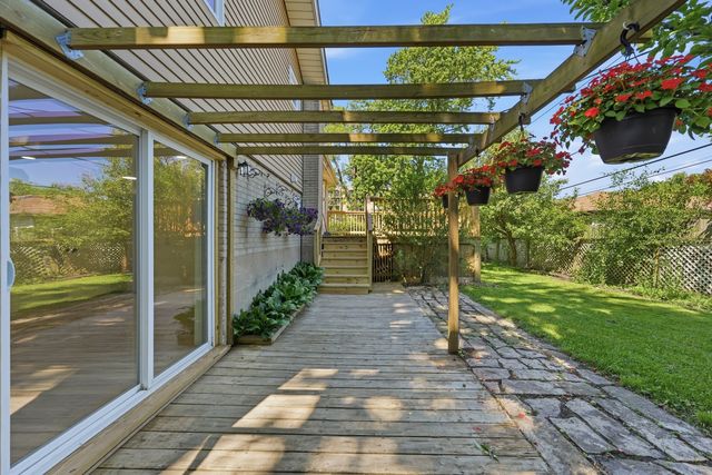 2524 Allison Court, Glenview, IL 60025