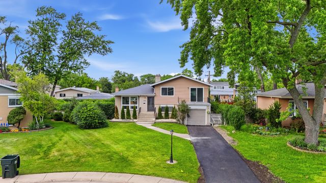2524 Allison Court, Glenview, IL 60025