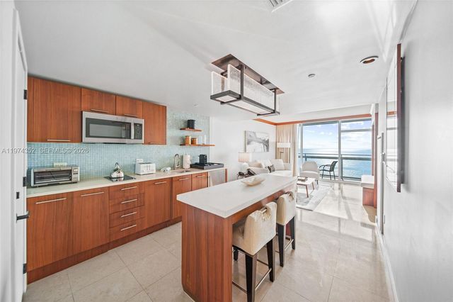 6801 Collins Ave 604, Miami Beach, FL 33141