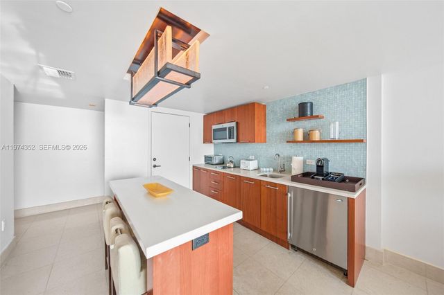 6801 Collins Ave 604, Miami Beach, FL 33141