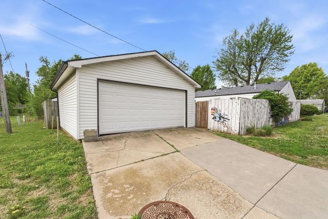 1058 N Baltimore Avenue, Derby, KS 67037
