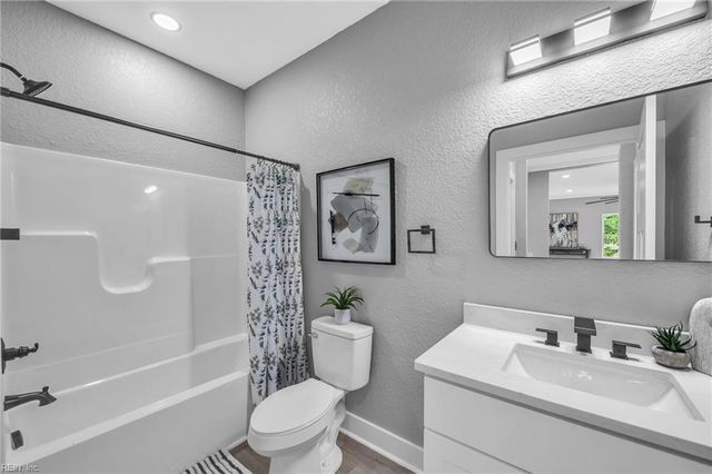 1 Phillips RD, Poquoson, VA 23662